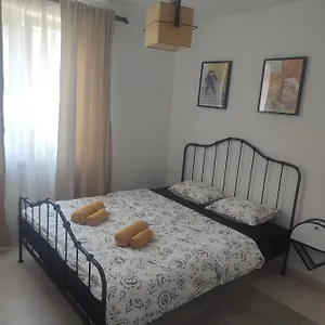 https://the-moon-residence.bucharesthotelsnow.com